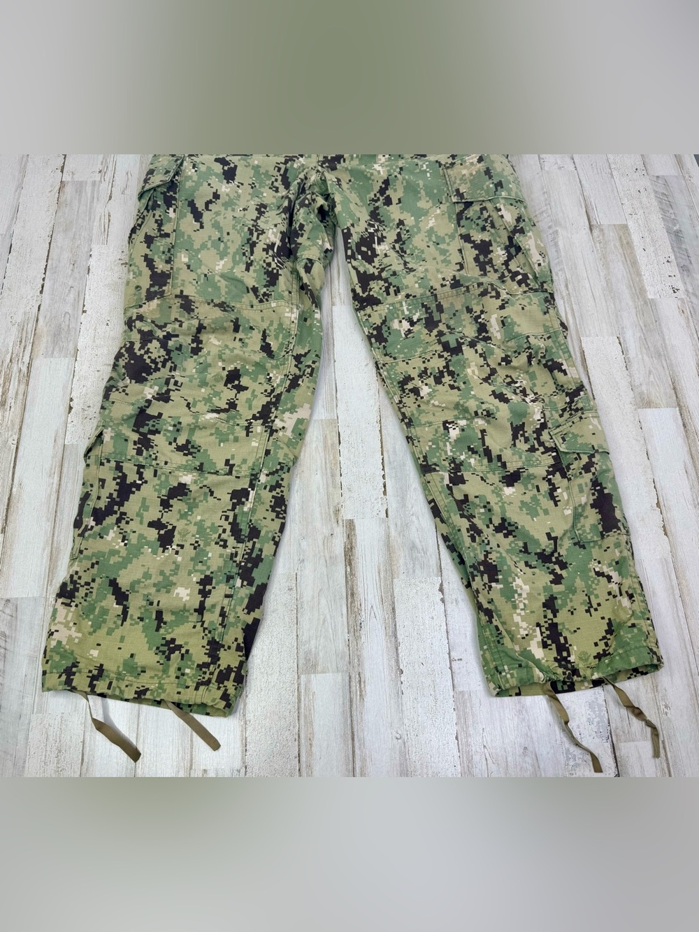 US Navy Pants Mens Medium Short Green NWU Type III Camo Cargo Seals Work Uniform - Picture 3 of 10